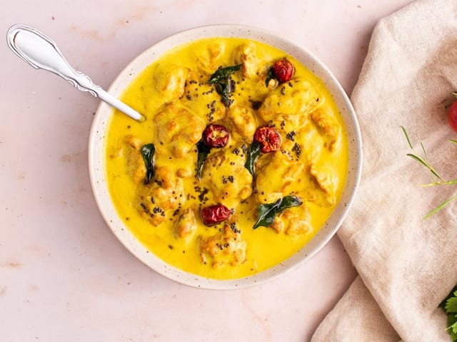 31. Punjabi Kadhi Pakora.