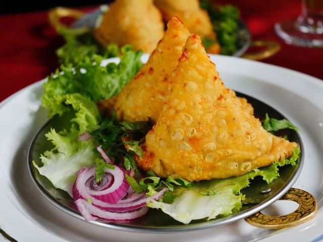11. Vegetable Samosa (2).