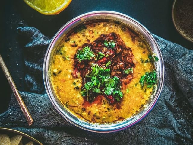 32. Daal Curry Yellow.
