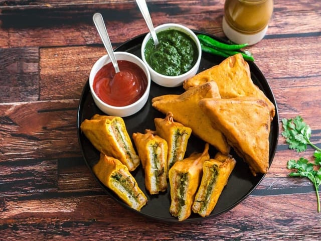 Bread Pakora 2 Pcs.