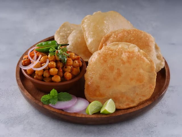 13. Puri Chole King Size (2).