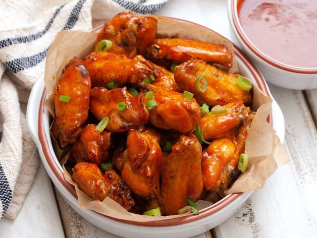 15. Buffalo Wings (8).